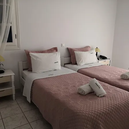 Filoxenia By Grispos Villas 게스트하우스 Schoinoussa